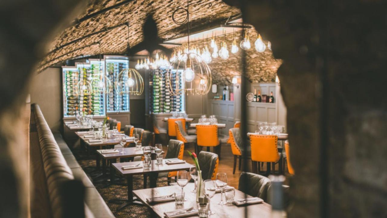 The Bear, Cowbridge Hotel Bagian luar foto